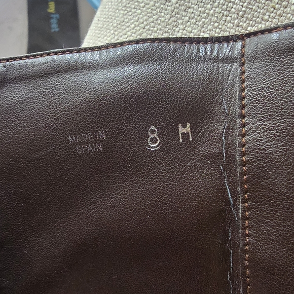 Banana Republic Made in Spain Vintage Brown Suede 3" Heel Pointed Toe Boots, 8M - Picture 5 of 10